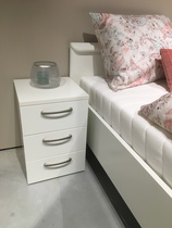 Showroommodel deelbaar comfort ledikant Napoli 180x200 alpine wit met 2 nachtkastjes.