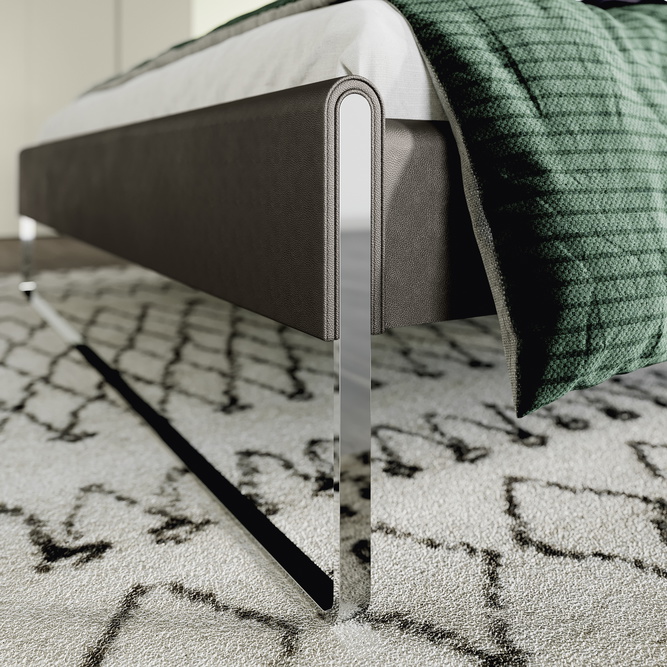 SHOWROOMMODEL HÜLSTA LEDIKANT NEO IN KUNSTLEDER 180X200 MET 2 NACHTTAFELS INCLUSIEF LADE. CHROOM SLEDEPOOT