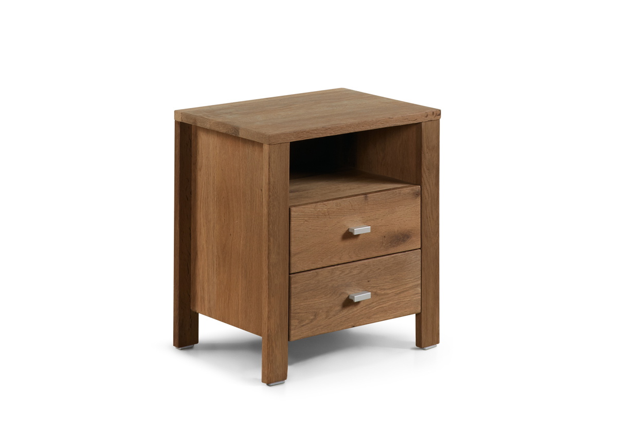 SHOWROOMMODEL SLAAPKAMER STEMIO 180X200 GESTOOMD EIKEN MET 3 DEURS LINNENKAST EN 2 NACHTKASTJES