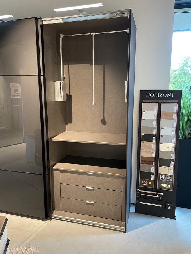 SHOWROOMMODEL NOLTE MARCATO SCHUIFDEURKAST